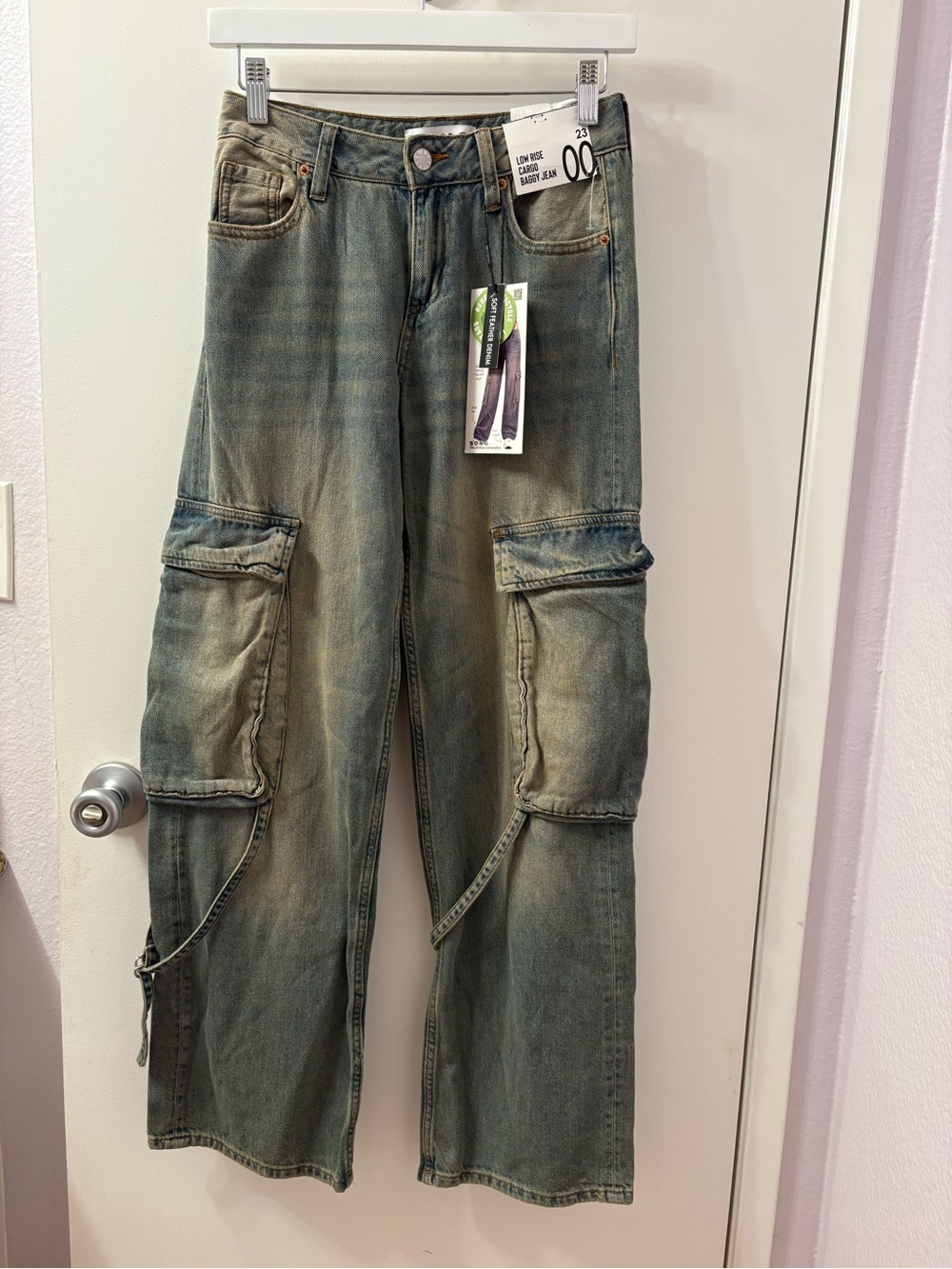 Women’s S.O.N.G. Y2K Inspired Low Rise Cargo Baggy Jean 00 NWT